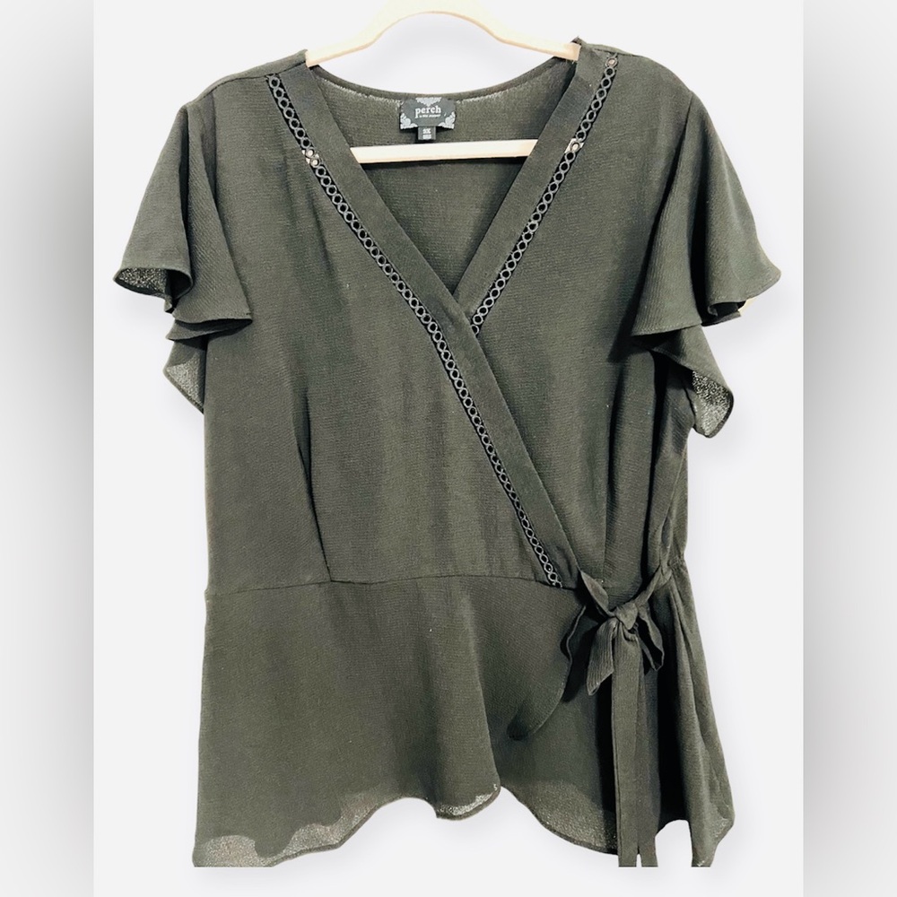 Perch by blu pepper • 3X • Black Top with Faux Wrap Detail • EUC